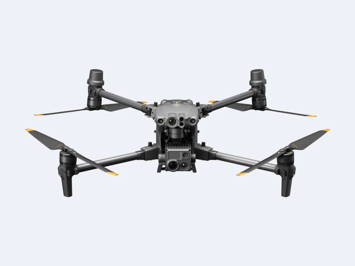 DJI Matrice 30 visto de frente, com gimbal de câmeras (imagem oficial da série)