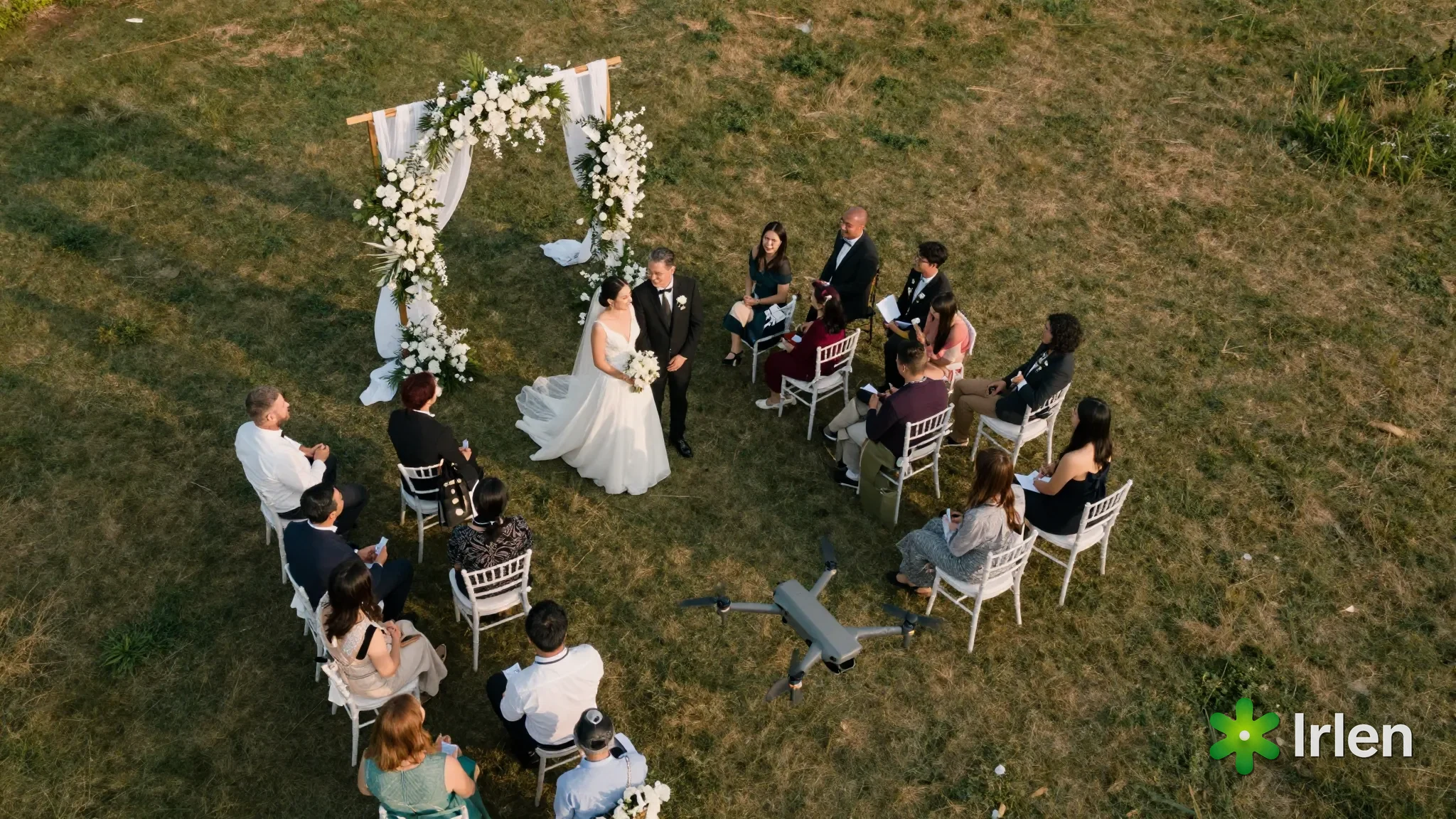 Vista aérea de uma cerimônia de casamento ao ar livre