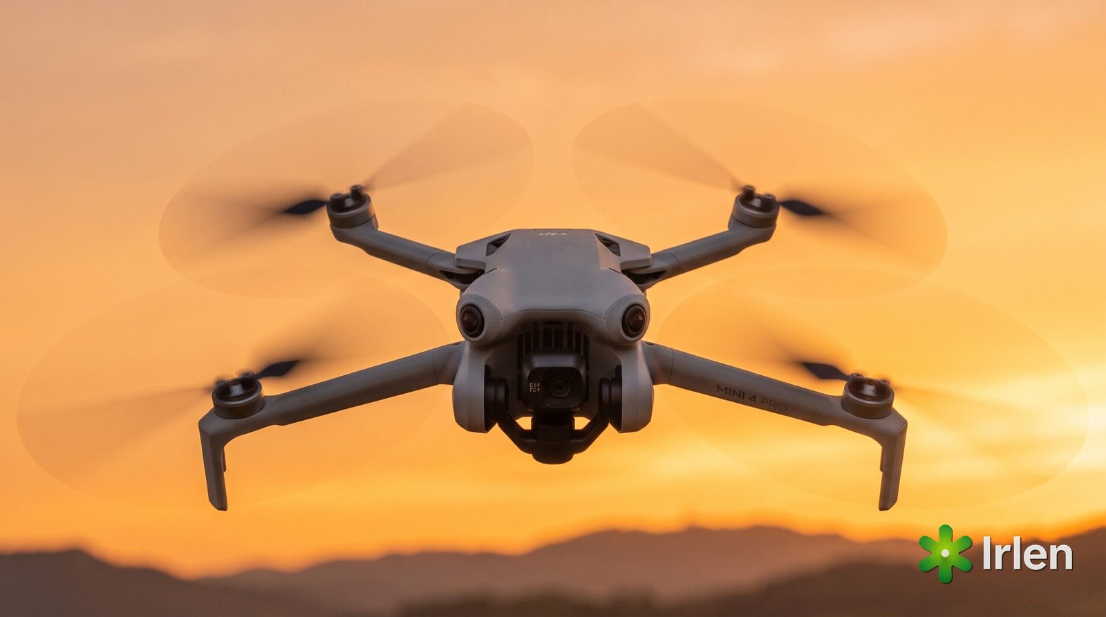 Drone DJI Mini 4 Pro voando ao pôr do sol