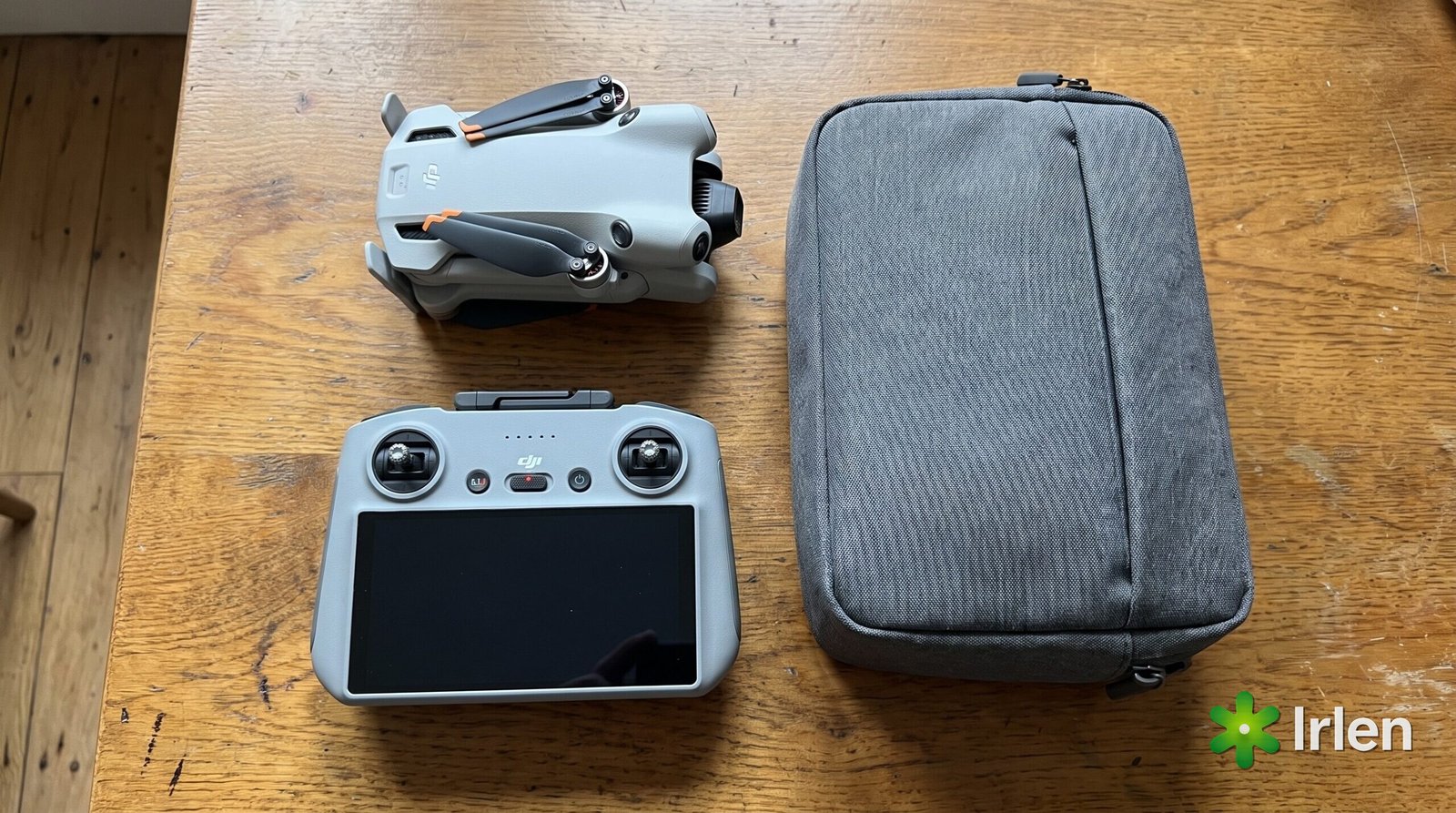 DJI Mini 4 Pro com o controle RC 2 e a bolsa de transporte