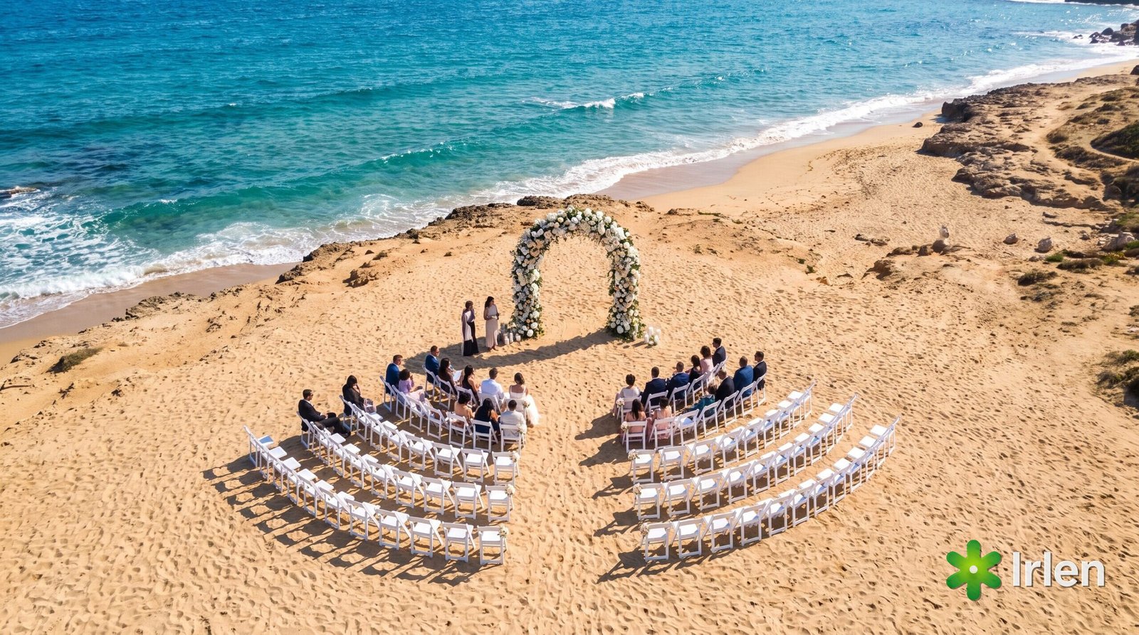 Vista aérea de um casamento na praia