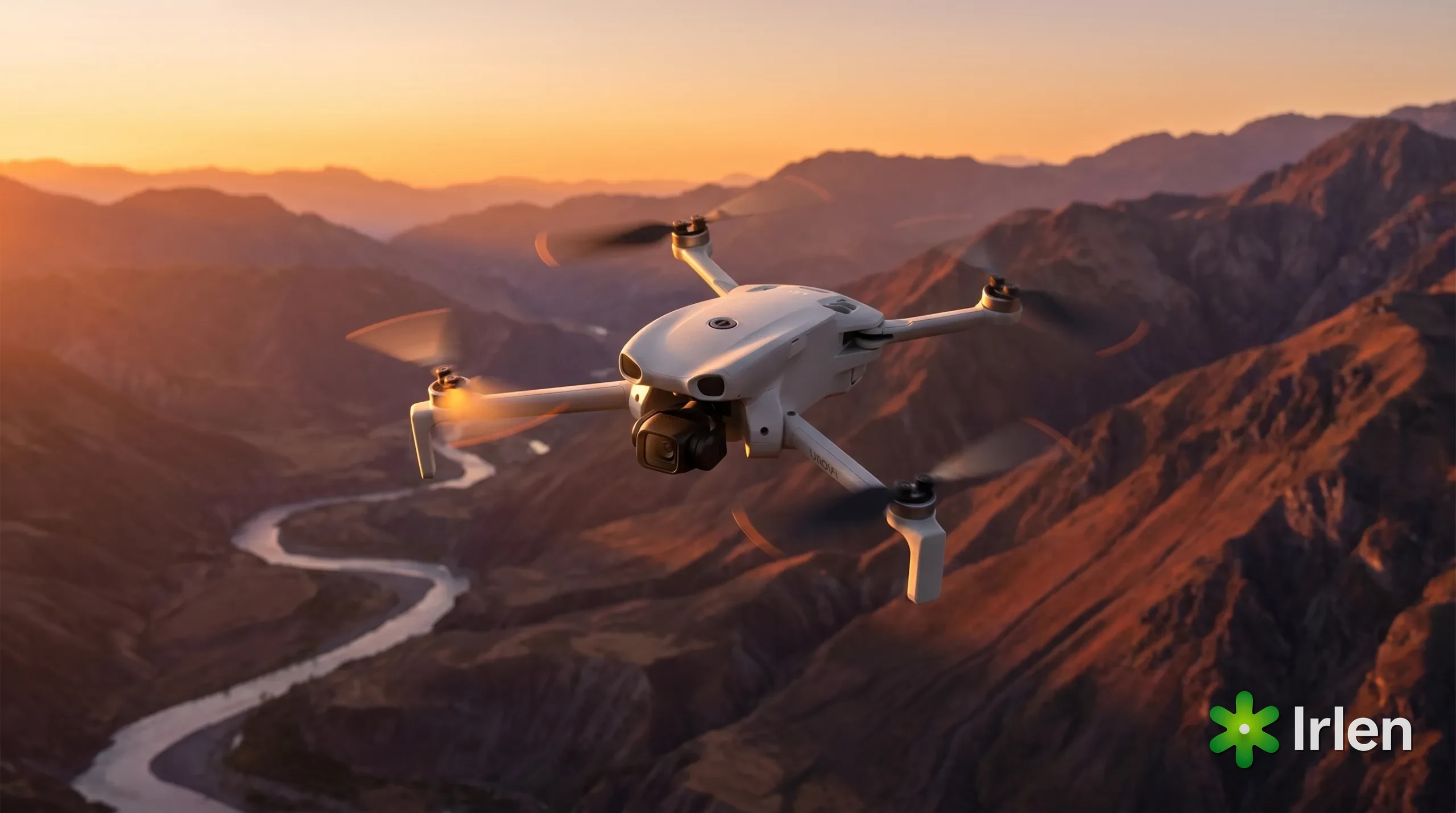 DJI Lito X1 em voo sobre uma paisagem ao entardecer