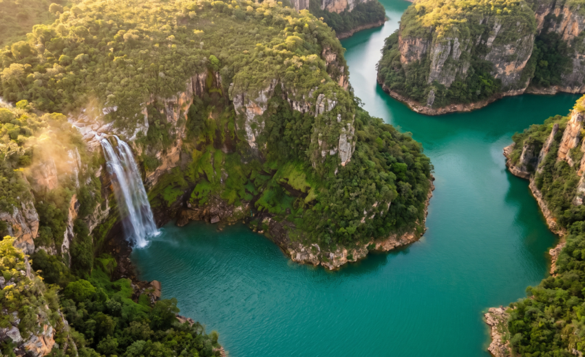 Voar drone em Capitólio e no Lago de Furnas: regras e os melhores pontos (2026)