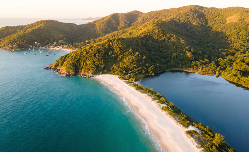 Voar drone em Florianópolis: FRZ, praias e onde voar (2026)