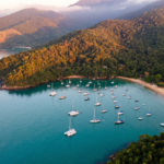 Vista aerea da mata atlantica e do canal de Ilhabela em Sao Paulo