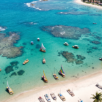 Vista aerea das piscinas naturais e da praia de Porto de Galinhas