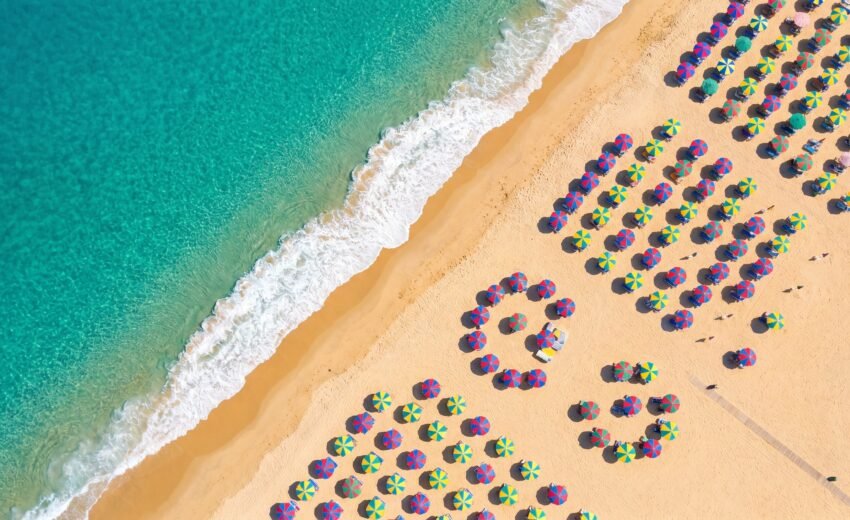 Foto top-down com drone: o guia da câmera a 90 graus (2026)