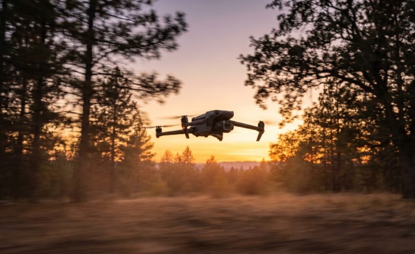 Transições com drone: whip pan, fly-through e speed ramp para Reels (2026)