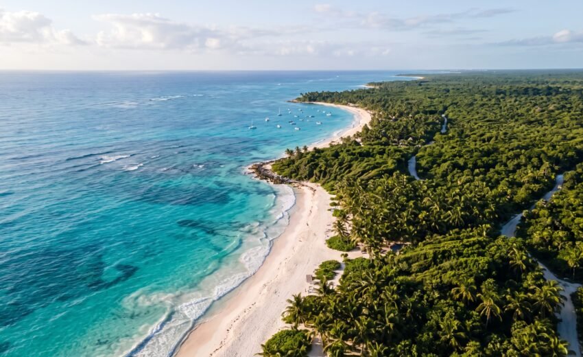 Pode voar drone no México e em Cancún? A norma trava o turista (2026)
