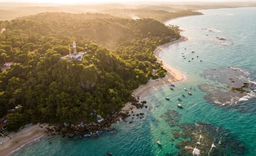 Pode voar drone em Morro de São Paulo? Regras da ilha (2026)