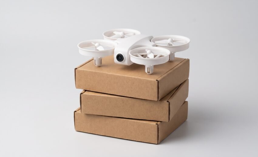 Drone da Shopee, do Temu e do AliExpress: o que a Anatel apreende, o que a alfândega trava e o que acontece se você voar (2026)