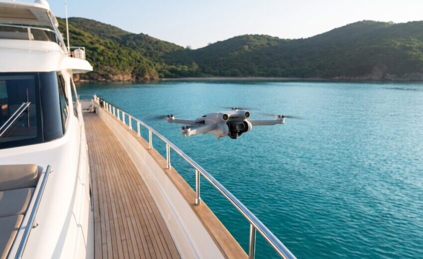 Voar drone de barco, lancha ou navio: o que a lei permite, o que o manual da DJI proíbe e a técnica que evita perder o drone no mar (2026)