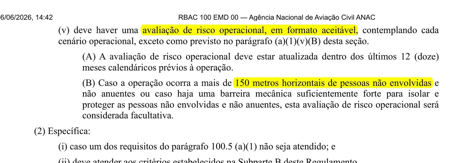 Trecho do RBAC 100 com a seção 100.5(a)(1)(v) destacada: avaliação de risco operacional em formato aceitável e a exceção dos 150 metros