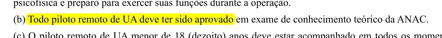 Trecho do RBAC 100 com o item 100.13 (b) destacado, que exige exame teórico do piloto